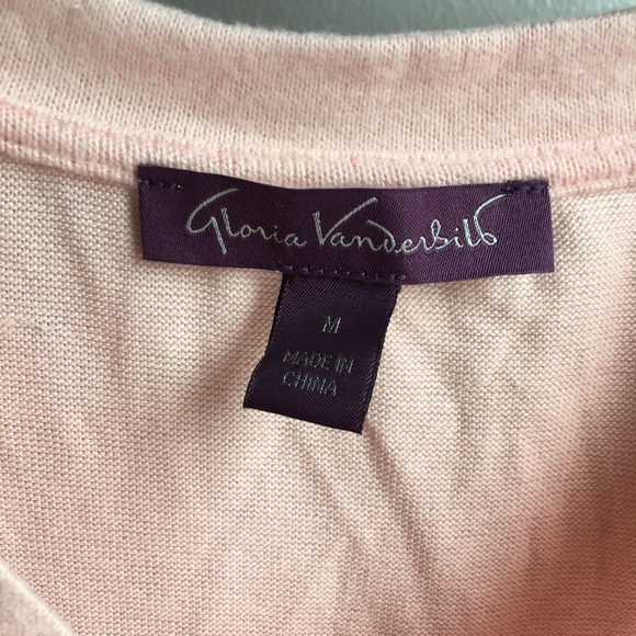 Gloria Vanderbilt  V-Neck Top - NWT - Picture 2 of 7